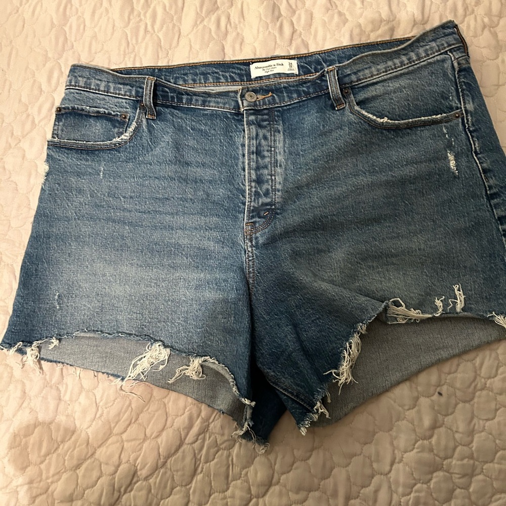 Abercrombie High Rise dad short